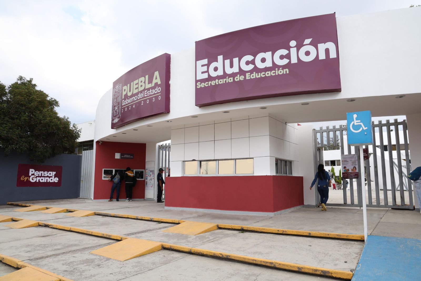 Regresan este lunes a clases presenciales 93 mil 821 alumnos de la Sierra Norte Regresan este lunes a clases presenciales 93 mil 821 alumnos de la Sierra Norte