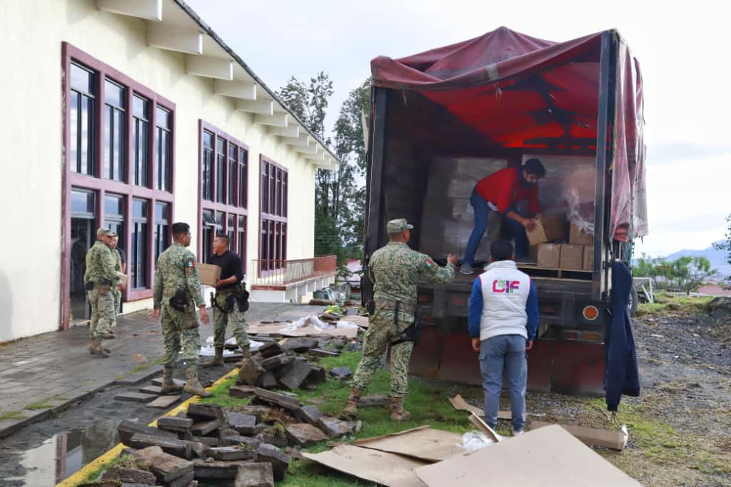 Llegó a Huauchinango el apoyo alimentario que envió el Gobierno de la Ciudad  para los damnificados