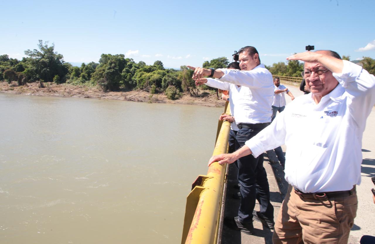 Se compromete Armenta a rehabilitar puentes y carreteras en la región de Tenampulco Se compromete Armenta a rehabilitar puentes y carreteras en la región de Tenampulco