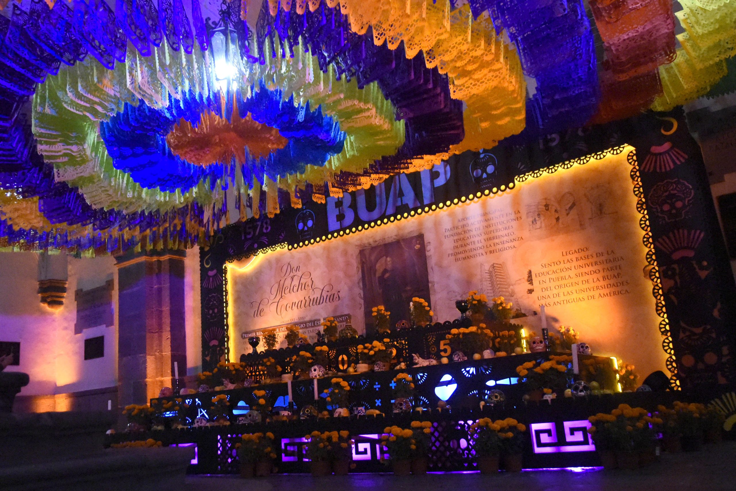 Los universitarios rinden homenaje a los muertos