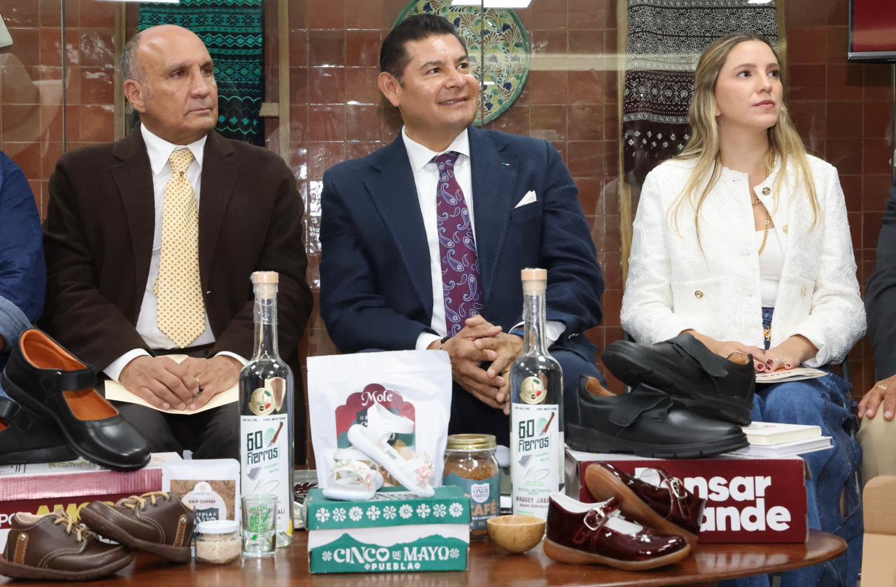 Puebla es ejemplo nacional en el impulso comunitario a la industria zapatera Puebla es ejemplo nacional en el impulso comunitario a la industria zapatera