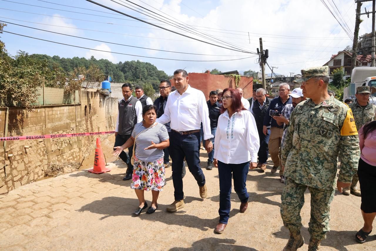 Gobernador Armenta supervisa limpieza y reconstrucción de viviendas afectadas en Huauchinango Gobernador Armenta supervisa limpieza y reconstrucción de viviendas afectadas en Huauchinango