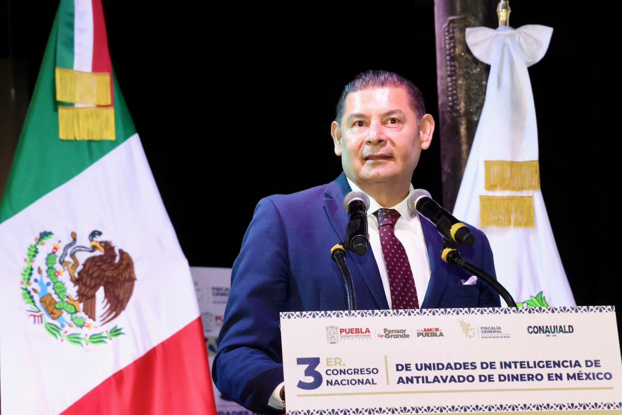 En Puebla se celebra el Tercer Congreso Nacional de Unidades de Inteligencia Antilavado de Dinero En Puebla se celebra el Tercer Congreso Nacional de Unidades de Inteligencia Antilavado de Dinero