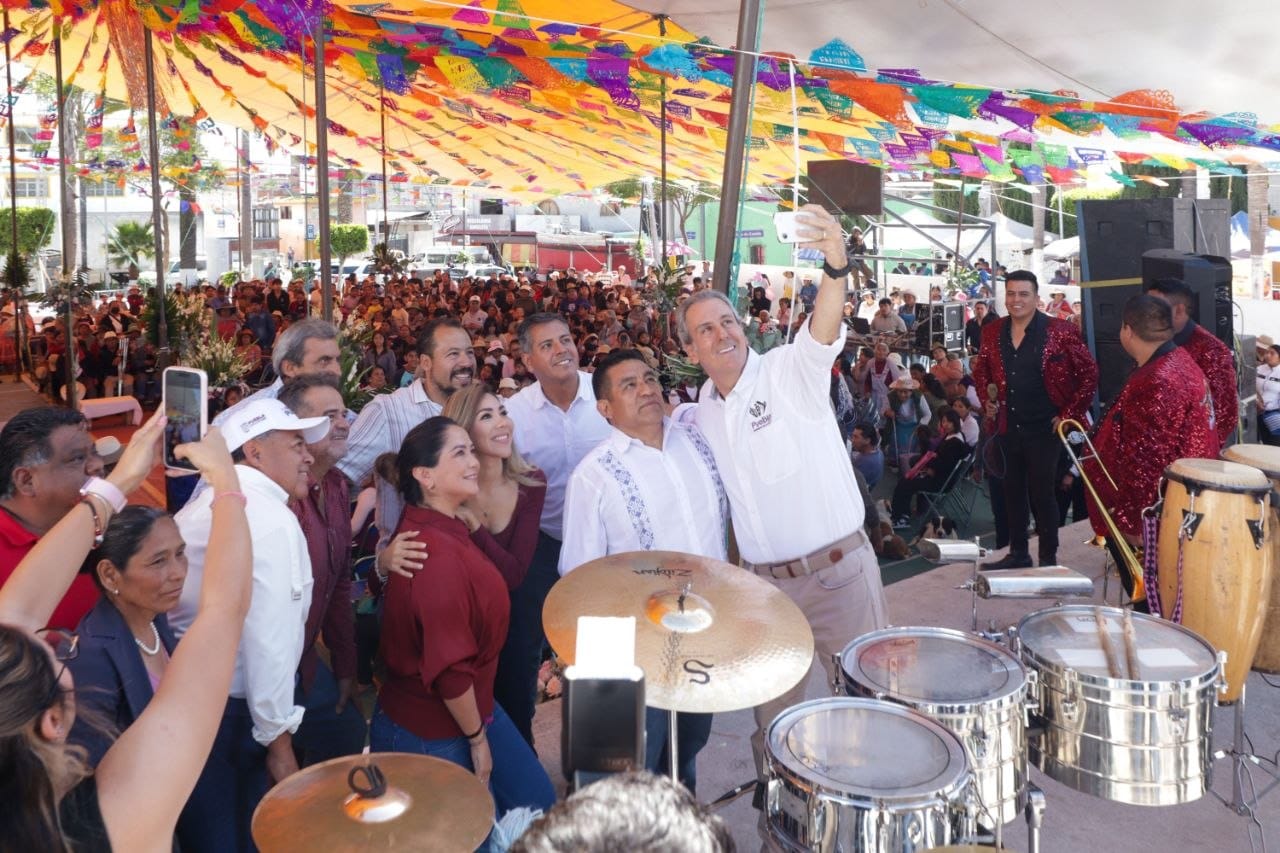 Asiste Pepe Chedraui a celebración del Día del Músico y Feria del Esquimole en Canoa