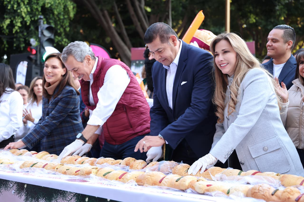 En un ambiente de paz, celebran gobierno estatal y municipal Récord Guinness de Rosca Monumental