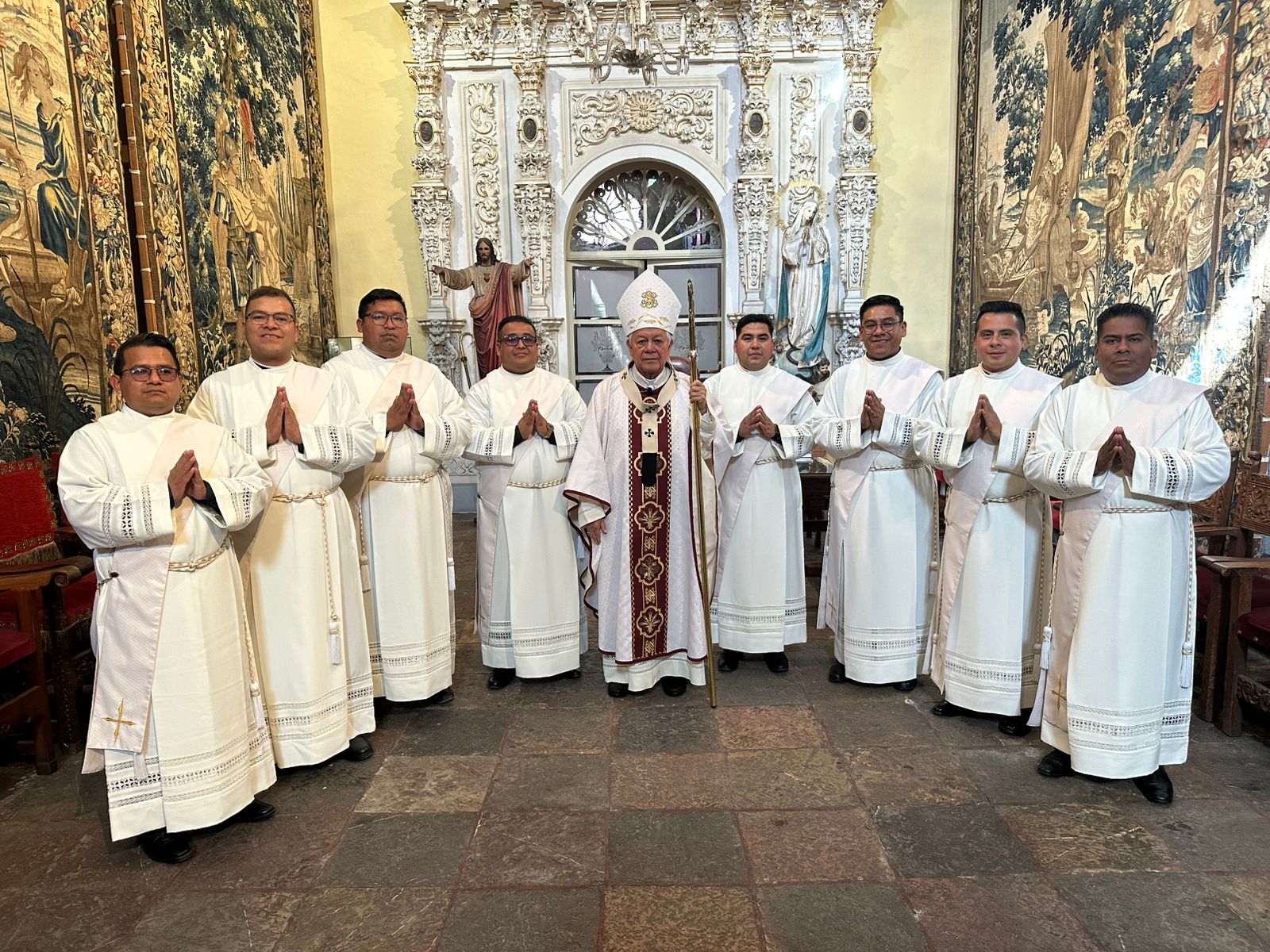 Ordenación de 8 nuevos sacerdotes