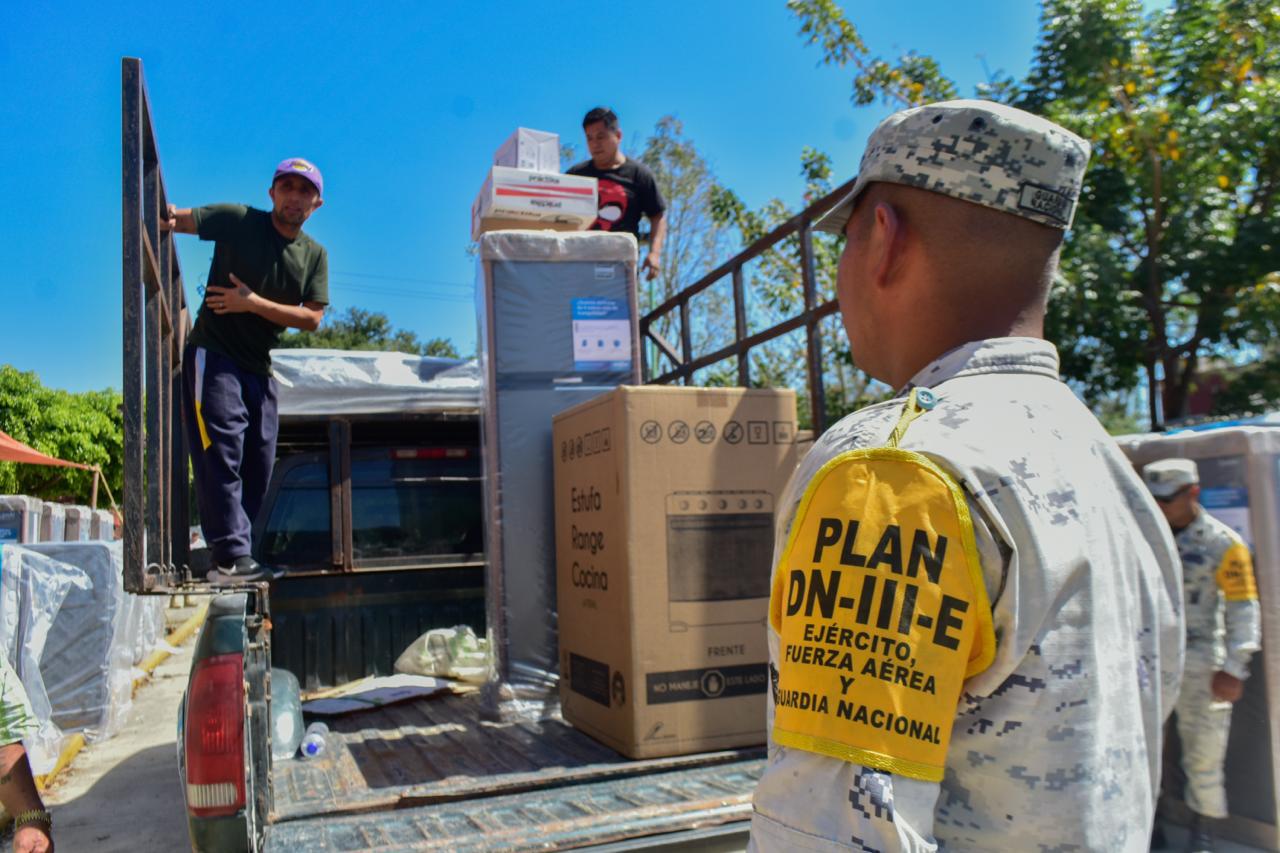 Entrega de apoyos del gobierno de México en Puebla por tormenta Jerry Entrega de apoyos del gobierno de México en Puebla por tormenta Jerry