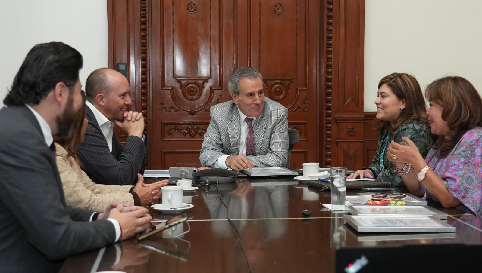 Recibe Pepe Chedraui reconocimiento nacional por incorporar perspectiva de género a programas presupuestarios