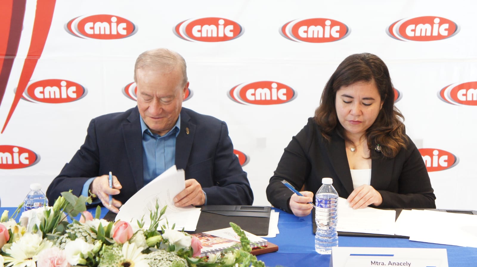 CMIC Puebla e IEXE Universidad firman convenio estratégico para impulsar la profesionalización del sector construcción