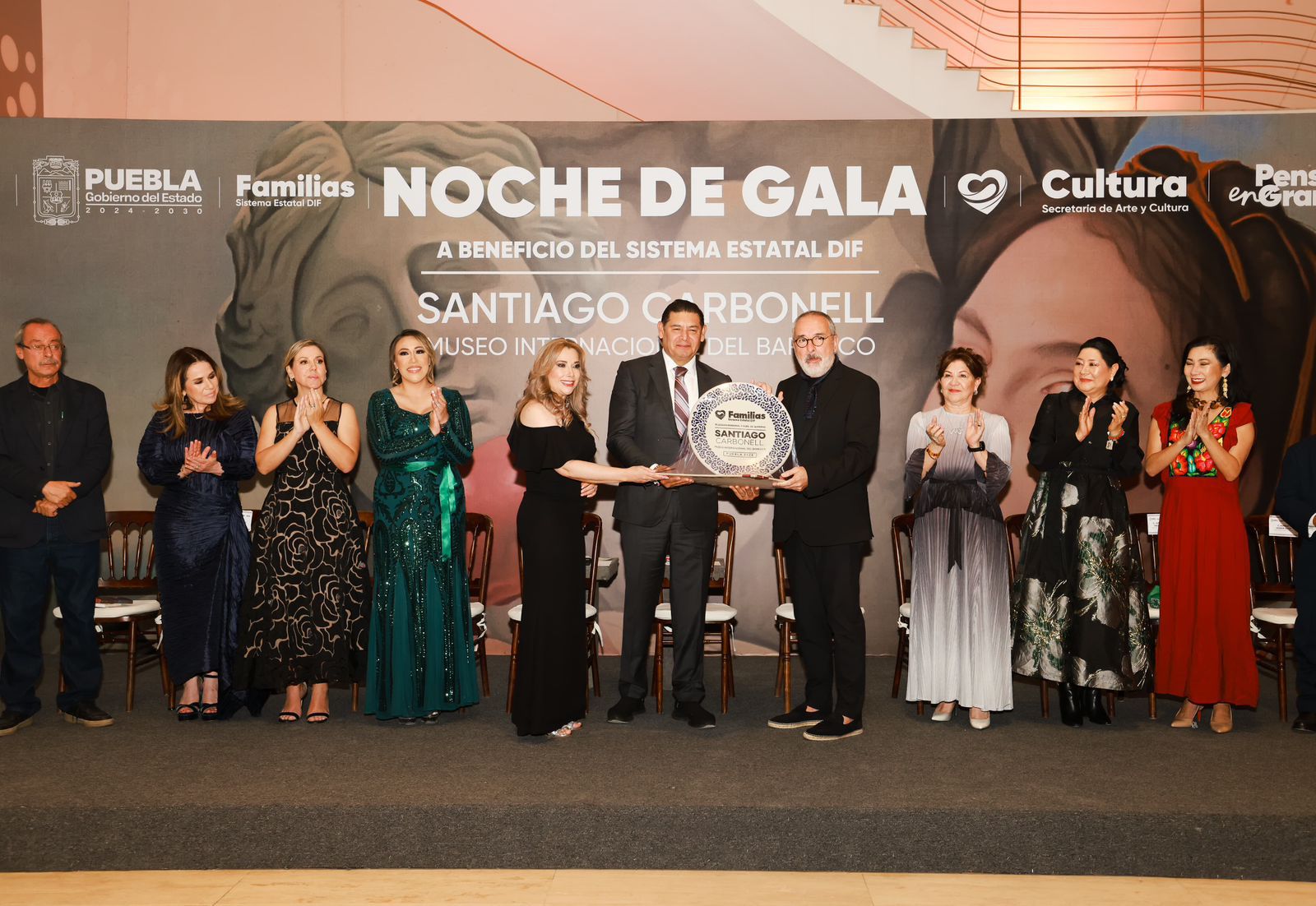 Recibe SEDIF donativo para equipar Casa de Maternidad mediante obra de Carbonell Recibe SEDIF donativo para equipar Casa de Maternidad mediante obra de Carbonell