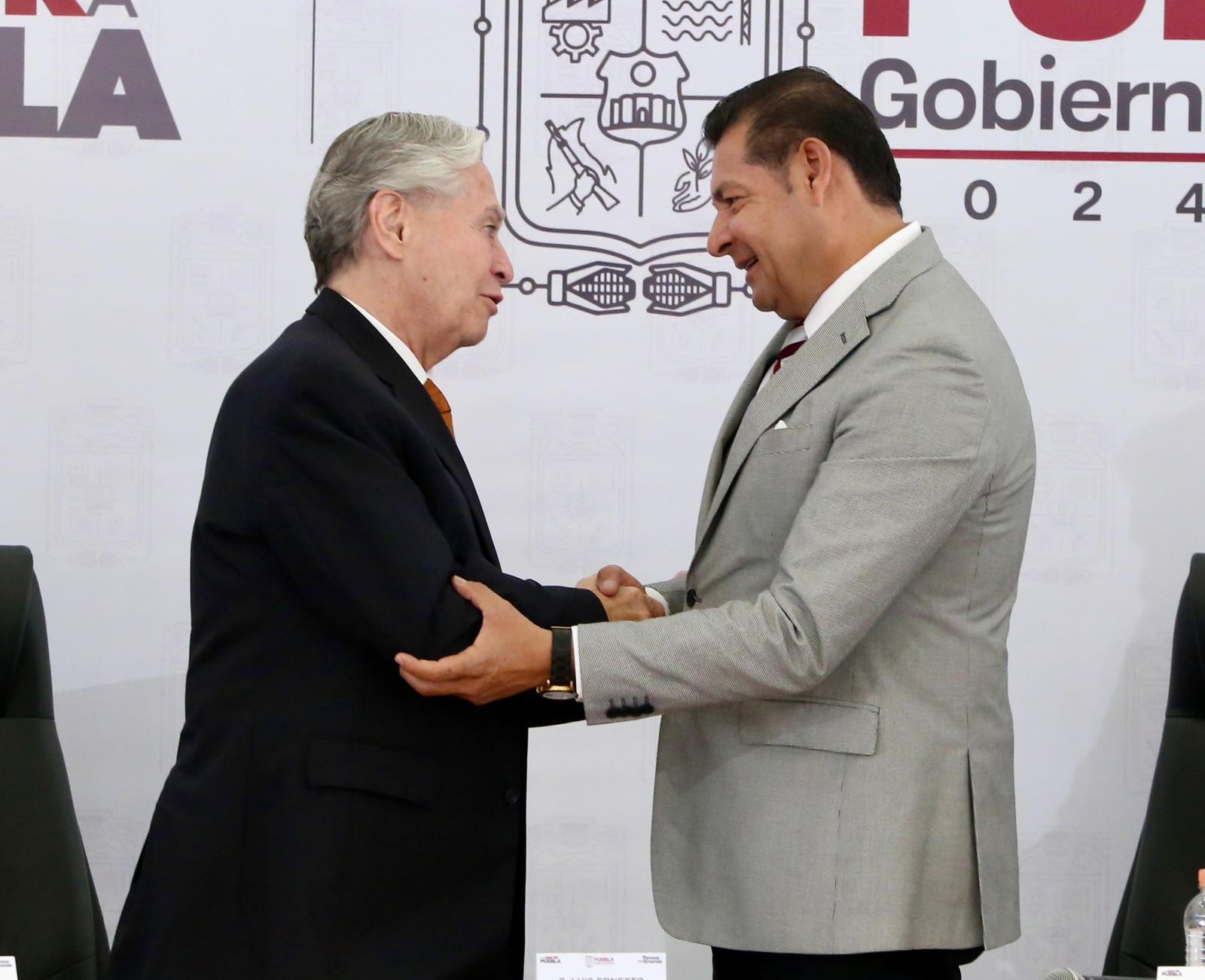 Derbez respalda el Sistema de Transporte por Cable