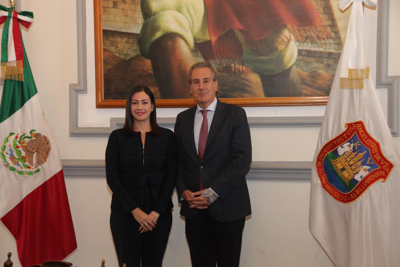 Fortalece Pepe Chedraui coordinación institucional con firma de convenio con IEE