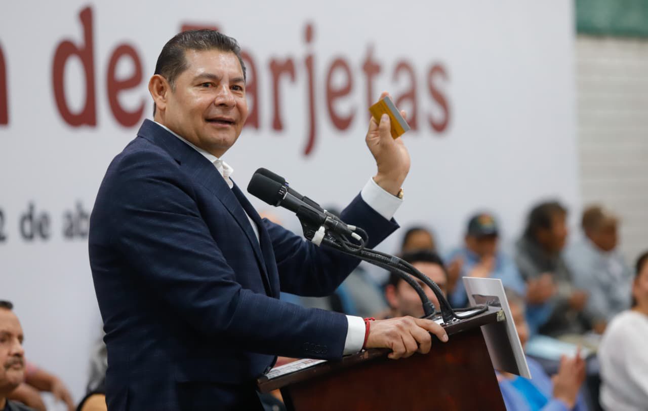 Más de medio millón de poblanos beneficiados con programas de Bienestar