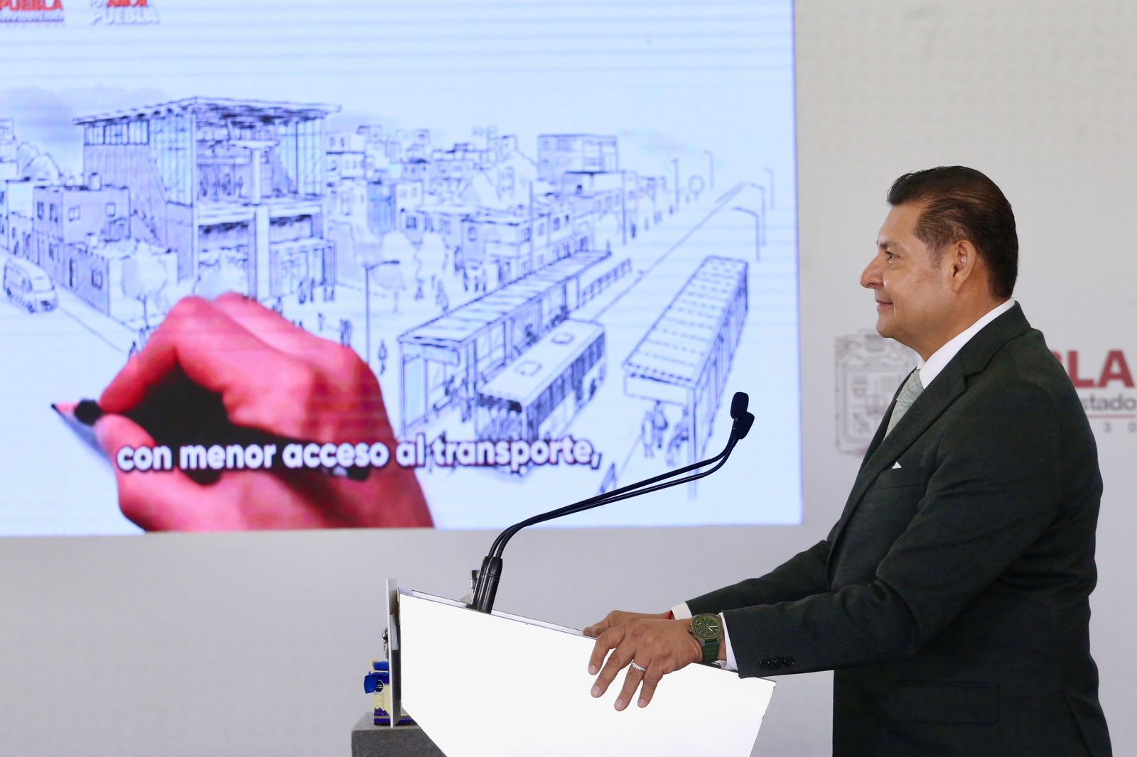 Armenta: Cablebús, económico, rápido y protege el medio ambiente