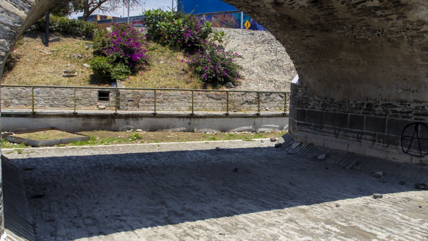 Le dan su chaineada al histórico Puente de Ovando en Puebla