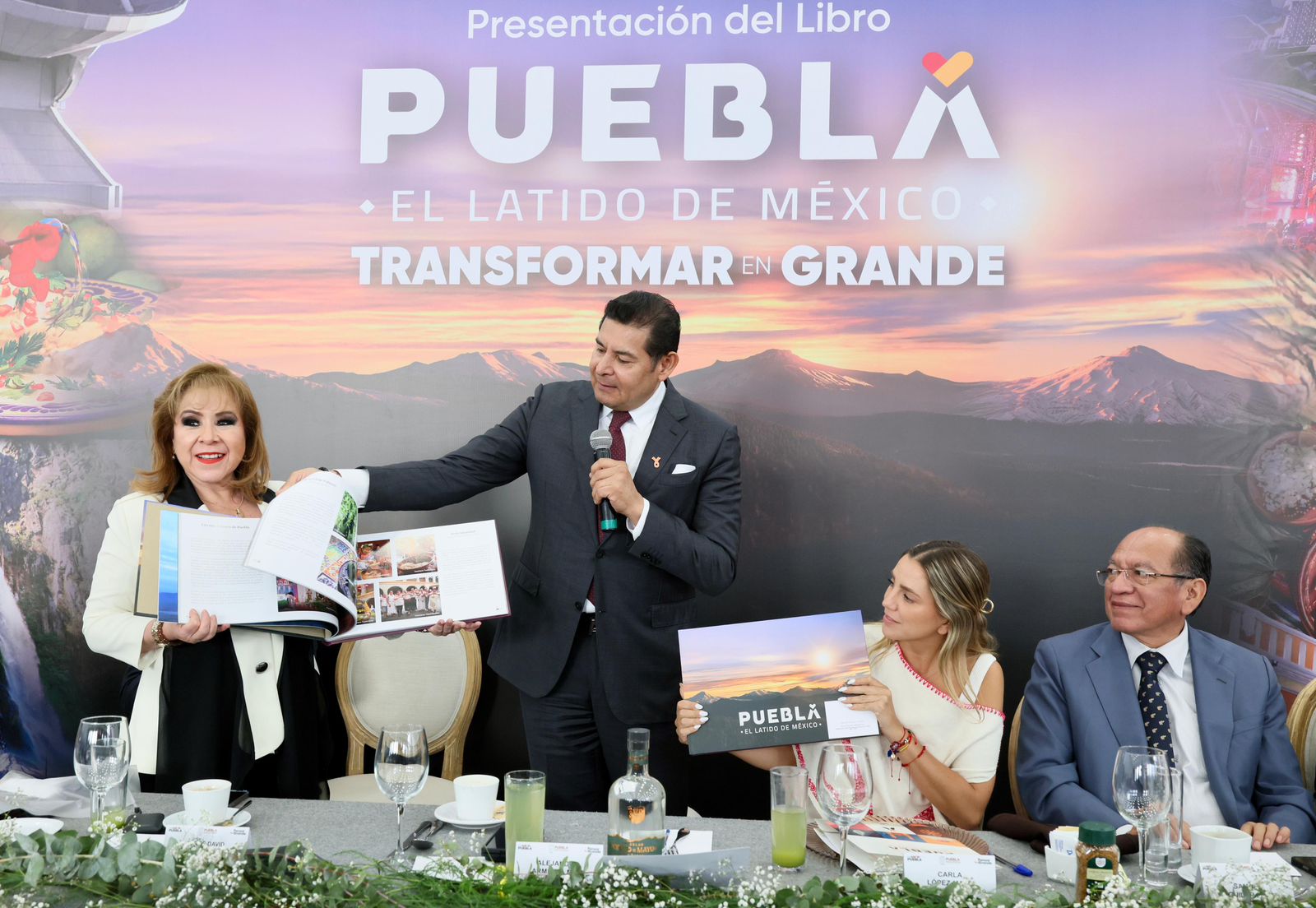 Presenta Armenta el libro «Puebla El Latido de México» que reúne aromas, sabores, colores y tradiciones