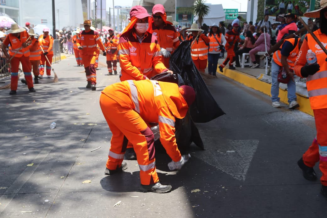 Ayuntamiento de Puebla garantiza limpieza en desfile del 5 de mayo