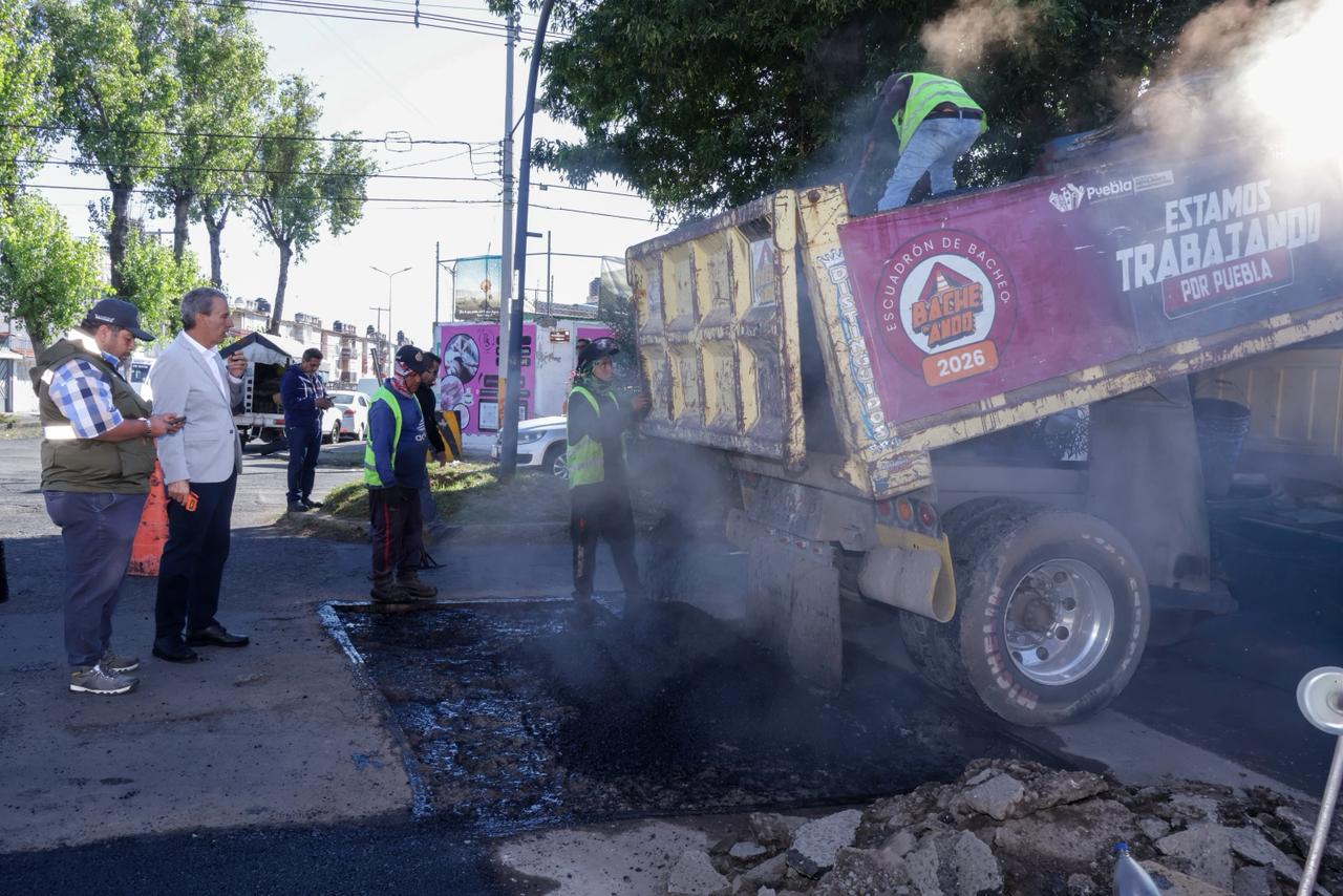 Ayuntamiento de Puebla continúa fortaleciendo el mantenimiento vial con «BacheAndo» Puebla