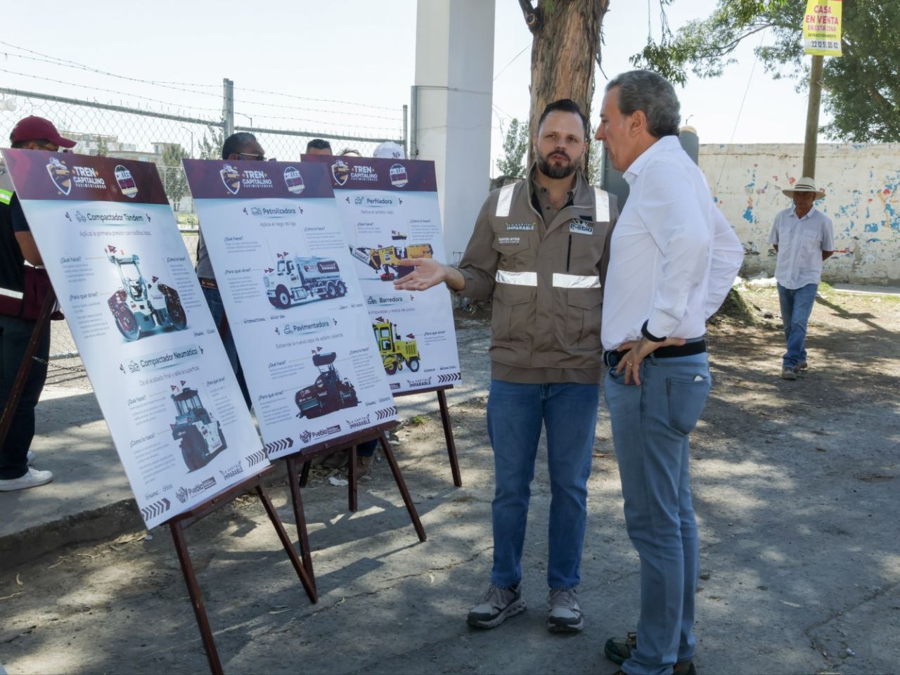 Supervisa Chedraui intervención del Tren Capitalino de Pavimentación en la colonia Vicente Guerrero