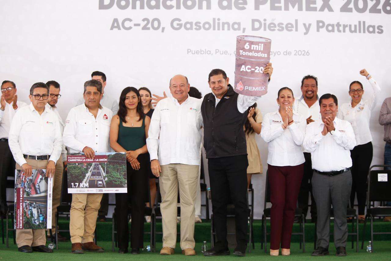 Pemex premia a Puebla por recuperación de hidrocarburos con cuarta entrega de pétreos