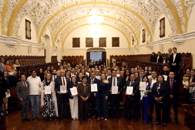 Reconoce Rectora Lilia Cedillo esfuerzo y compromiso de directivos y secretarios administrativos de la BUAP