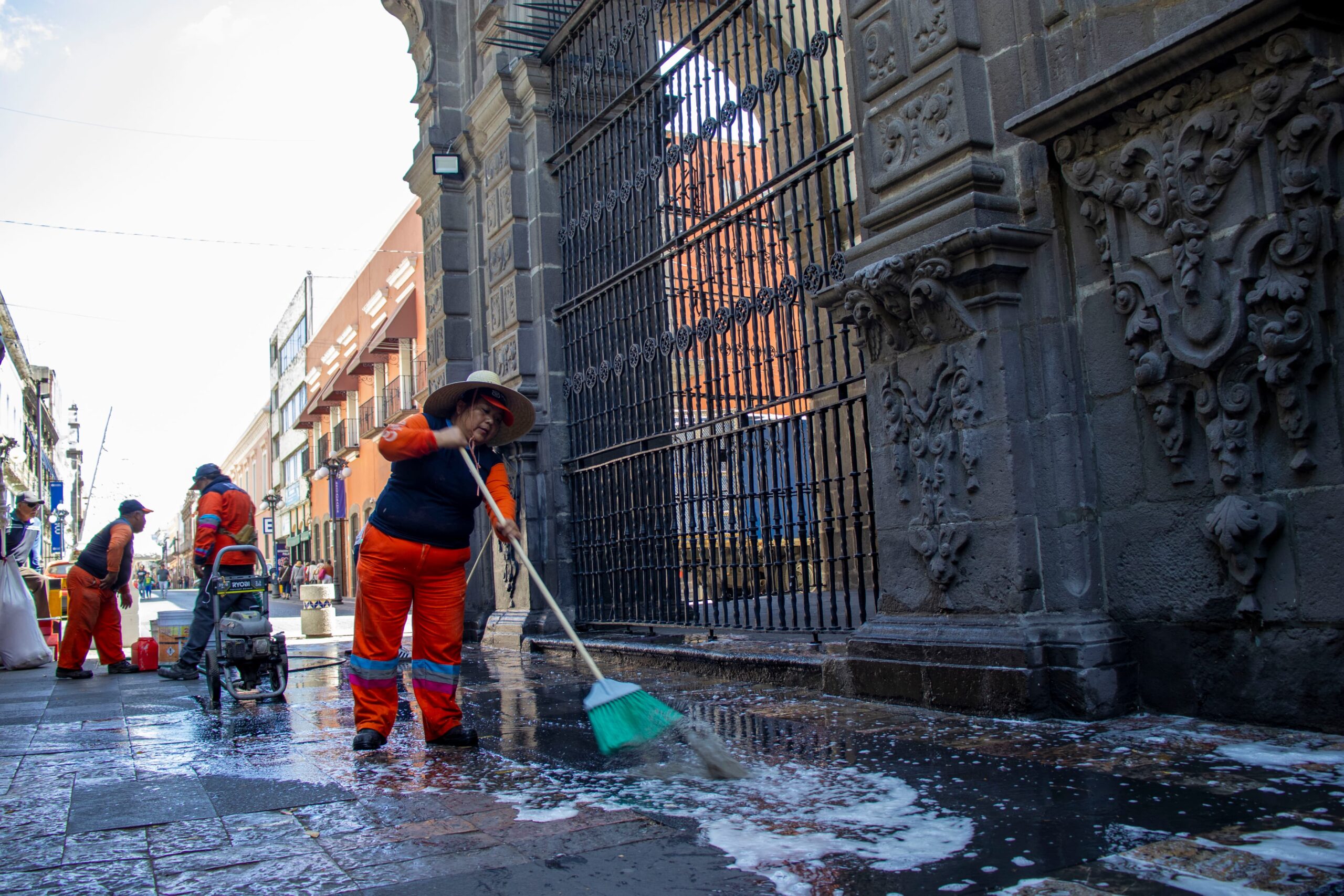 Acuerdan aumento salarial diario del 4% al personal de Limpia del Ayuntamiento de Puebla