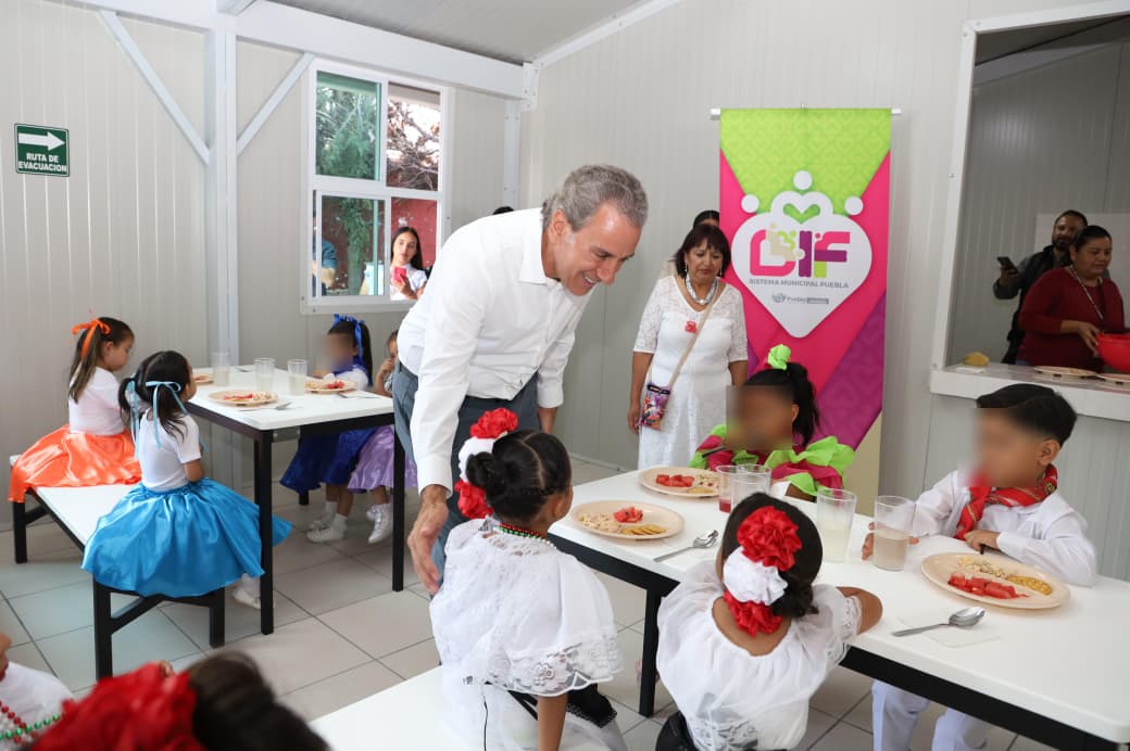 Reafirma Pepe Chedraui apoyo a escuelas con nuevos desayunadores escolares