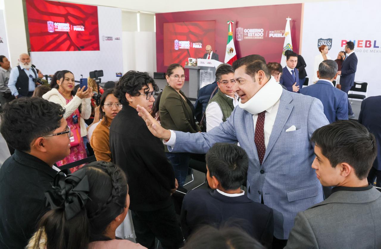 Apoya gobierno estatal a talento poblano rumbo a Olimpiada Matemática en Singapur Apoya gobierno estatal a talento poblano rumbo a Olimpiada Matemática en Singapur