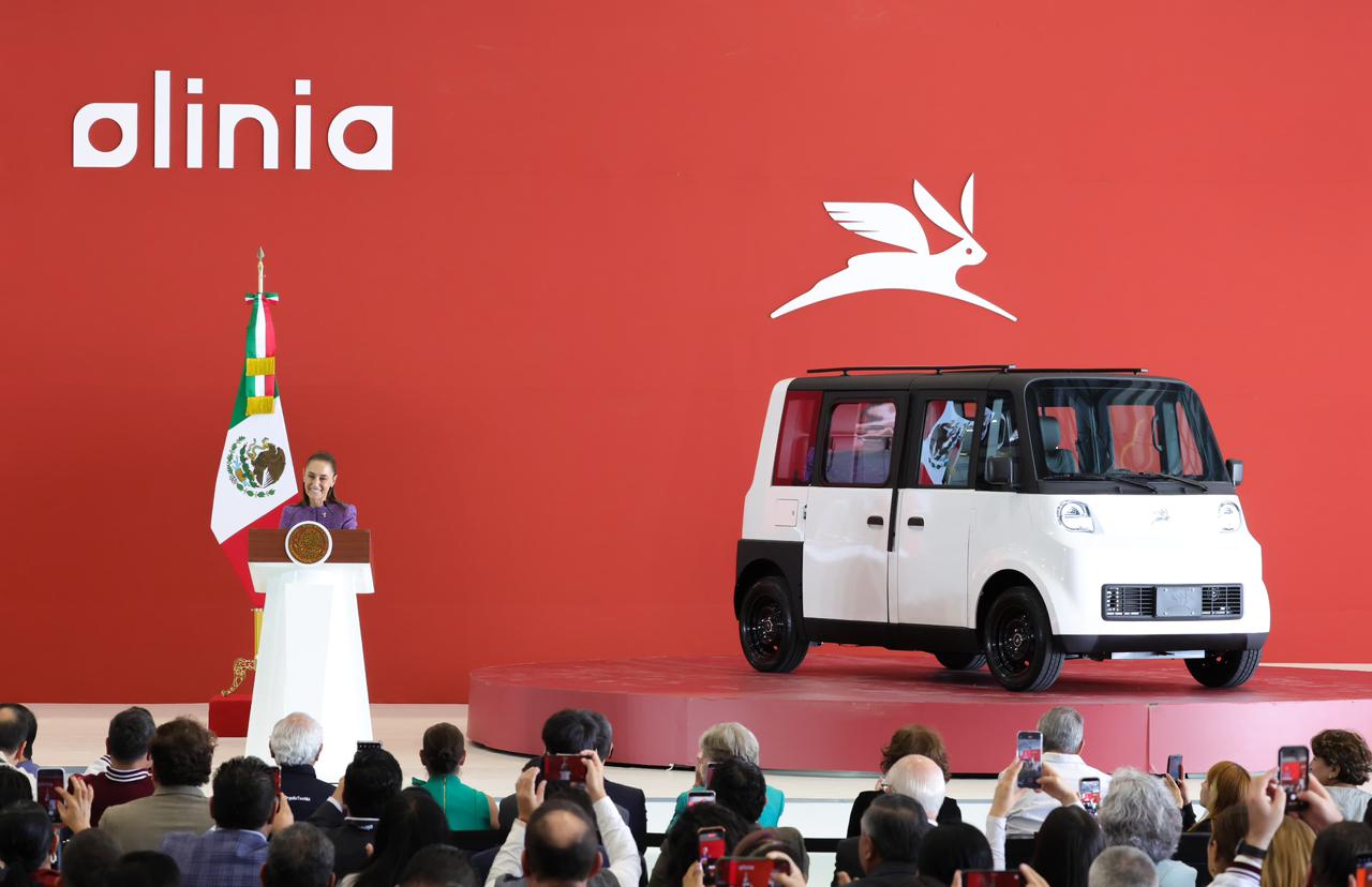 Presenta gobierno federal Olinia, talento poblano clave para primera fase del vehículo