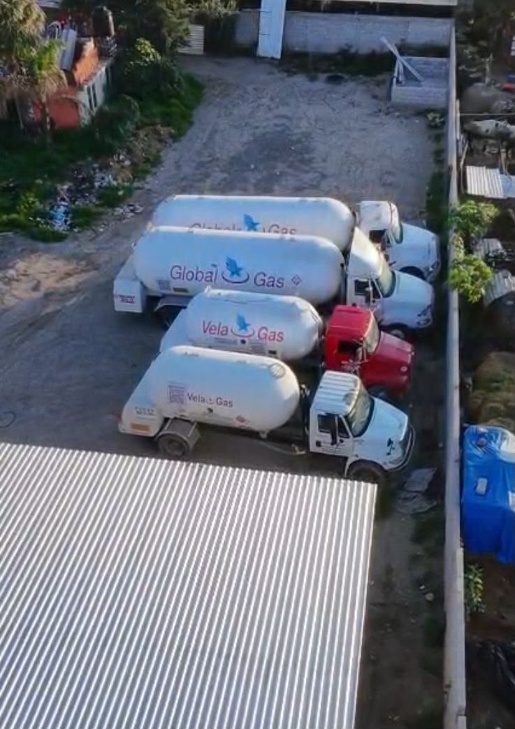 Aseguran inmueble y pipas vinculadas con el robo de combustible en Tepeaca
