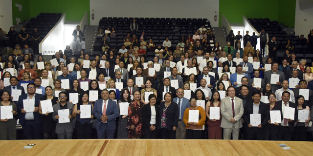 Otorga la Rectora Lilia Cedillo Ramírez 150 definitividades a personal universitario Otorga la Rectora Lilia Cedillo Ramírez 150 definitividades a personal universitario