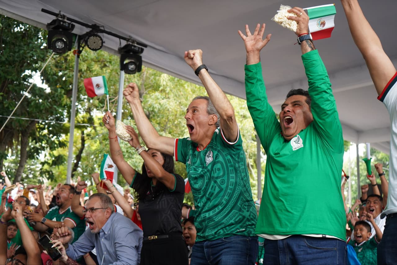 Convive Pepe Chedraui con poblanas y poblanos en la inauguración de la Copa del Mundo 2026 Convive Pepe Chedraui con poblanas y poblanos en la inauguración de la Copa del Mundo 2026