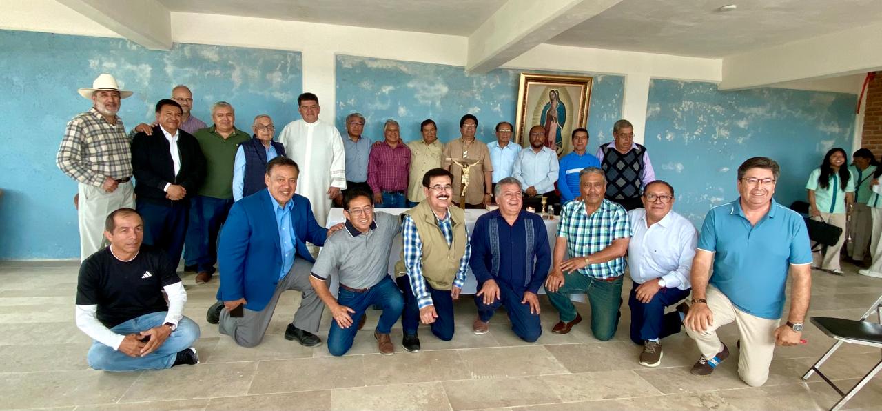 Exseminaristas del Palafoxiano se reencuentran en Tepeaca entre reflexión, fe y convivencia