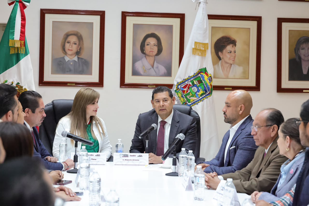 Carlos Ochoa Rodríguez asume la dirección del DIF estatal Carlos Ochoa Rodríguez asume la dirección del DIF estatal
