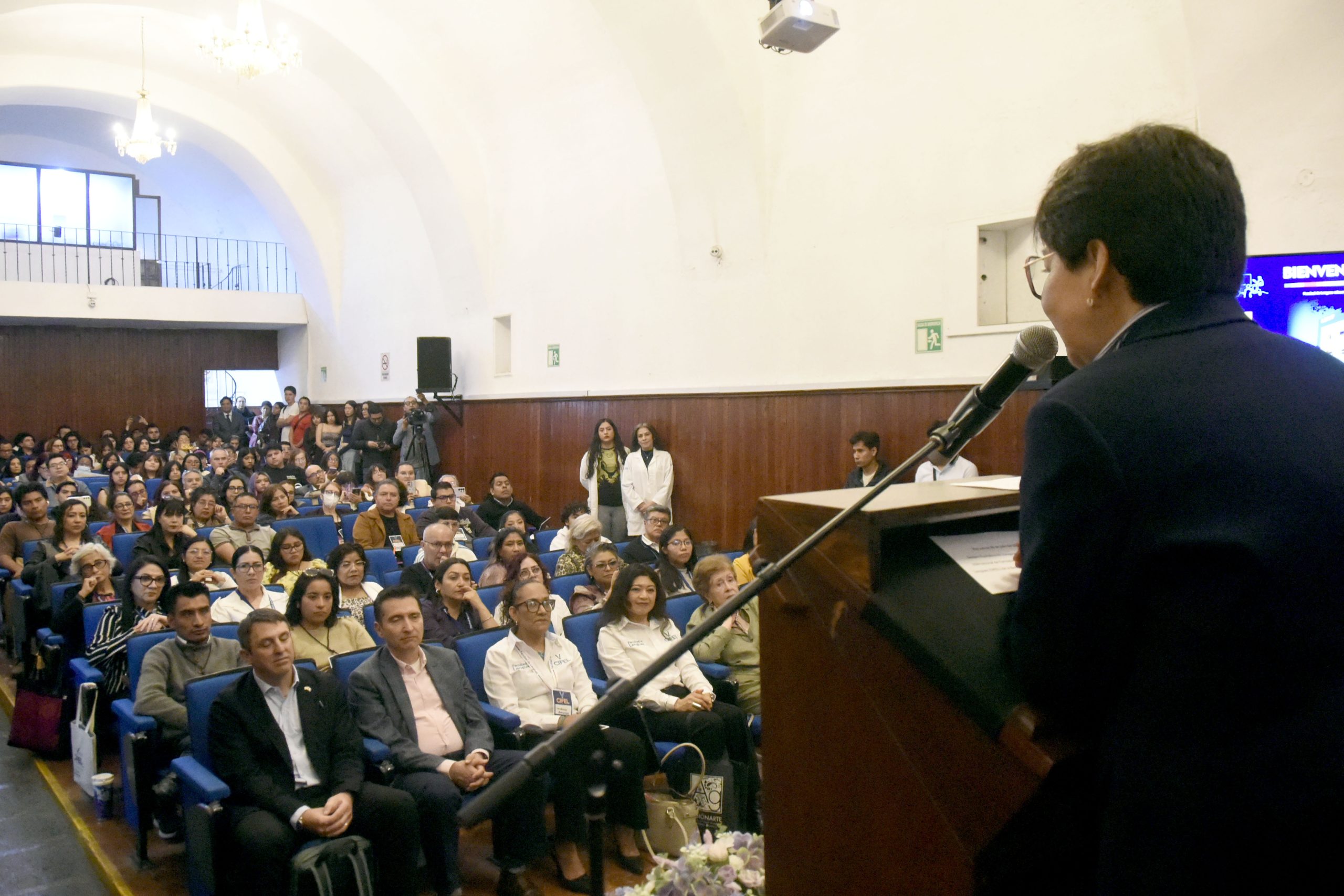 Inaugura Lilia Cedillo congreso internacional en la Facultad de Lenguas
