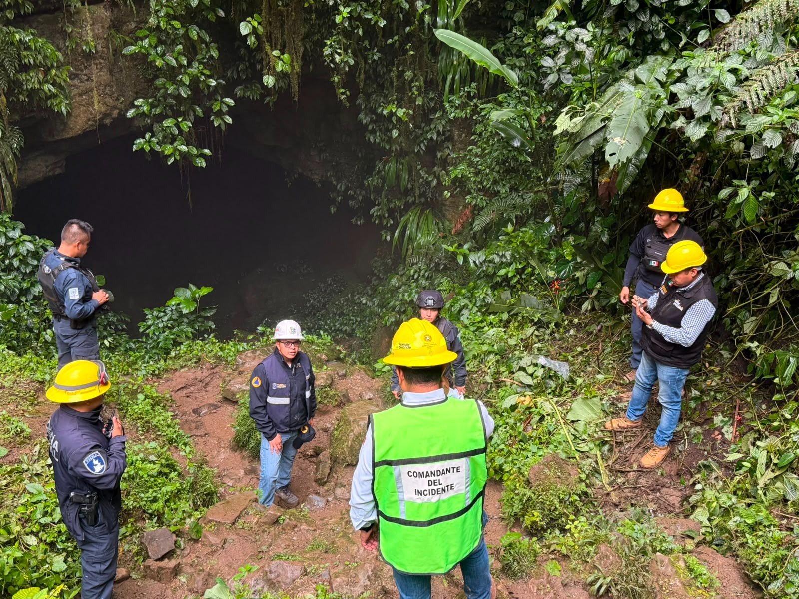 Gobierno del Estado: Permanece operativo de búsqueda en Gruta de Chichicazapa Gobierno del Estado: Permanece operativo de búsqueda en Gruta de Chichicazapa