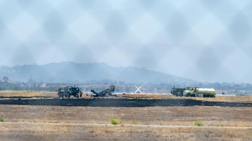 Se estrella un avión de los Marines de EU en una base militar de California